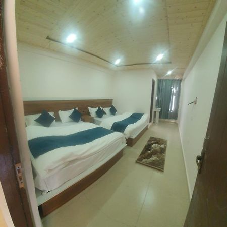 Hotel Geeta באדרינאט מראה חיצוני תמונה