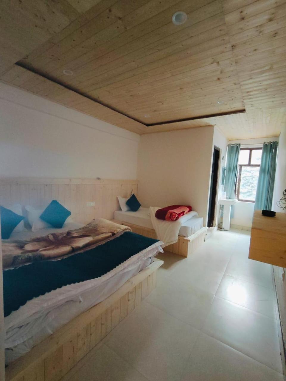 Hotel Geeta באדרינאט מראה חיצוני תמונה