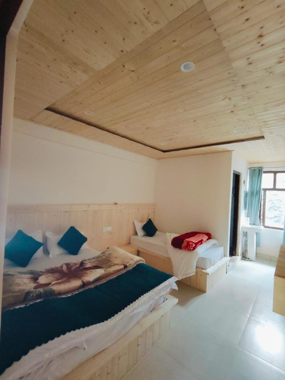 Hotel Geeta באדרינאט מראה חיצוני תמונה